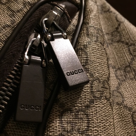 Gucci GG supreme interlocking G backpack - Picture 4 of 8